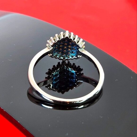 925 Sterling Silver Ring Sz 7 with Moissanite Gemstones - Picture 4 of 12